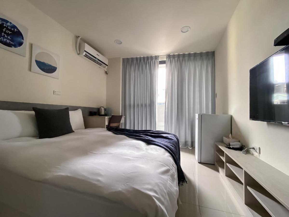 Sleeping Quilt Hotel Taichung Buitenkant foto