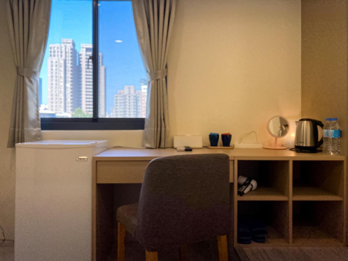 Sleeping Quilt Hotel Taichung Buitenkant foto