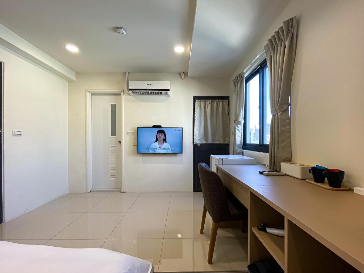Sleeping Quilt Hotel Taichung Buitenkant foto